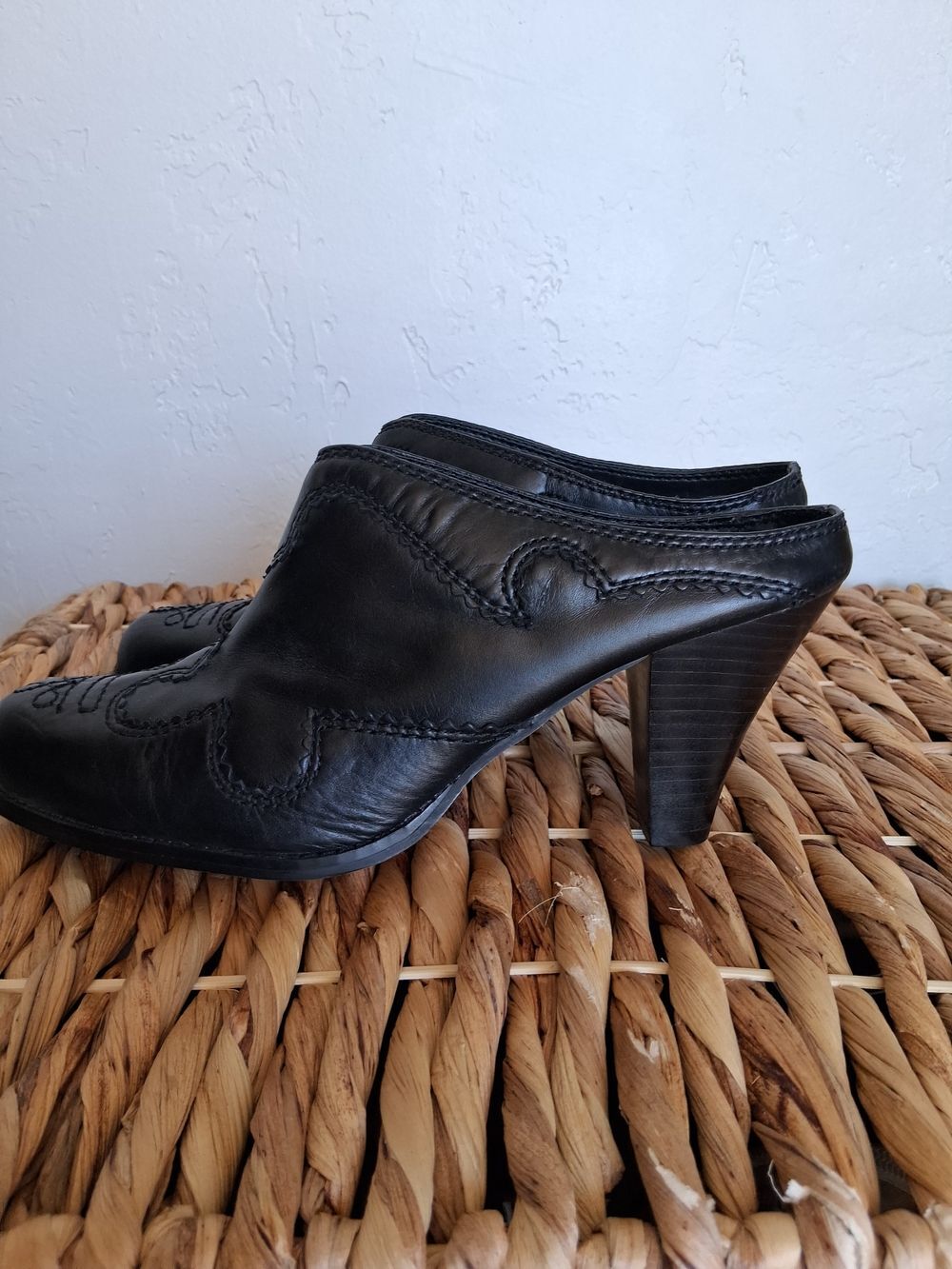 Vintage Y-Not? Black Leather Y2K Slip-On Booties Sz 8.5M
